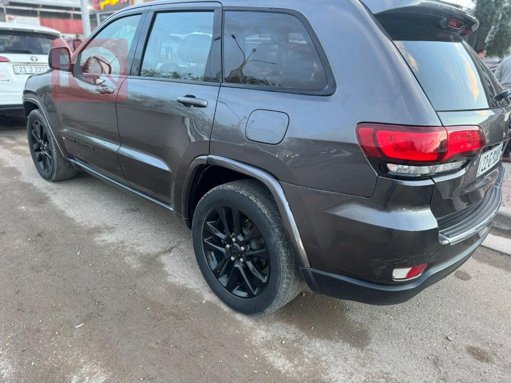 جيب جراند شيروكي